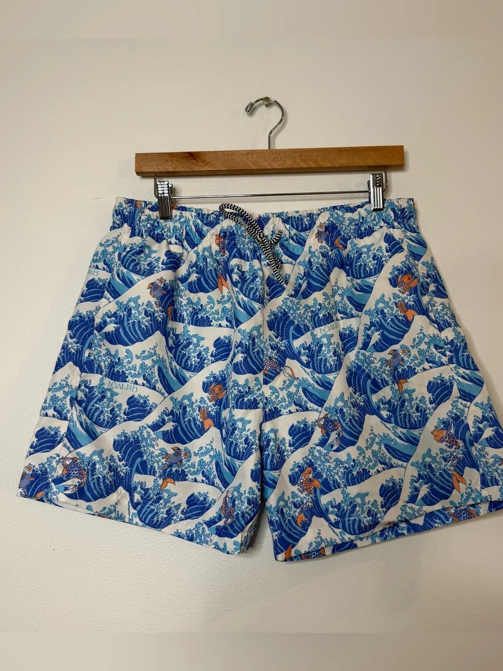 Men’s Boardies Koi Waves Board Shorts Swim Trunks size large 5 inch inseam